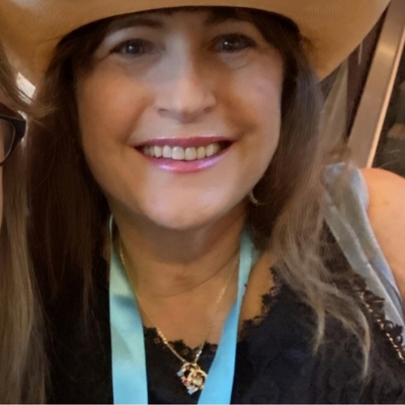 E Letter Pendant Necklace Multicolor Rhinestones Gold Tone Chain - Picture 4 of 15